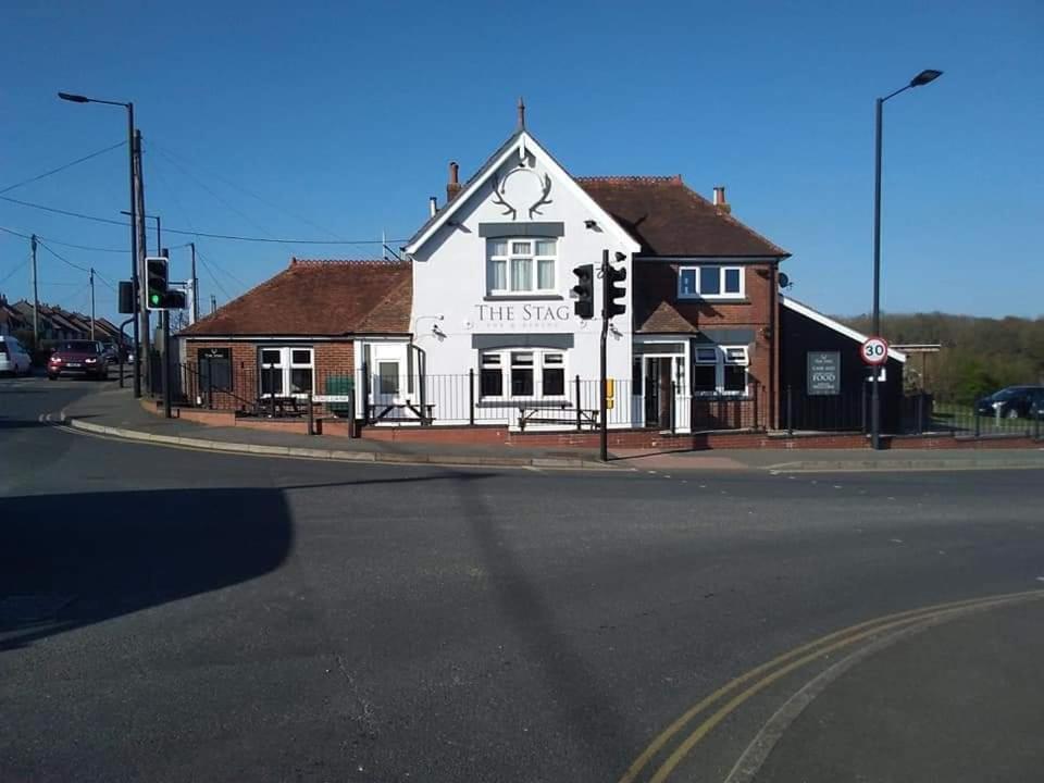 The Stag Hotel Northwood  Exterior photo